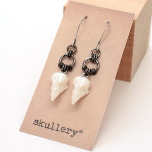 mini sparrow earrings - pearl