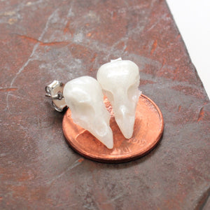 mini sparrow studs - pearl