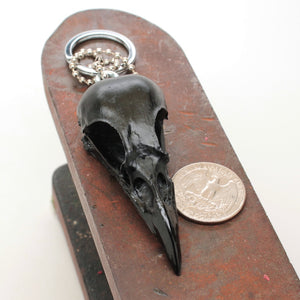 magpie skull keychain - black