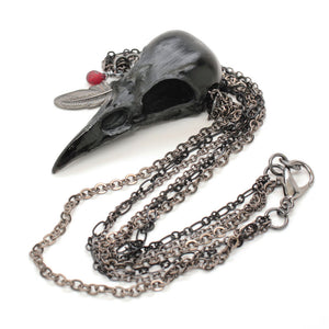 black magpie skull necklace