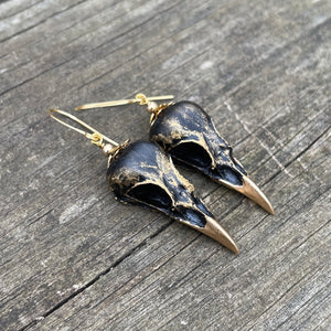 mini magpie earrings - black and gold
